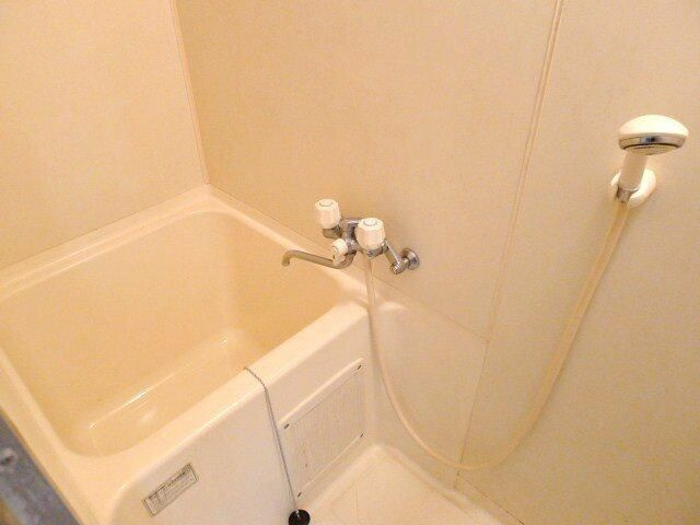 ハイツフィールドの浴室