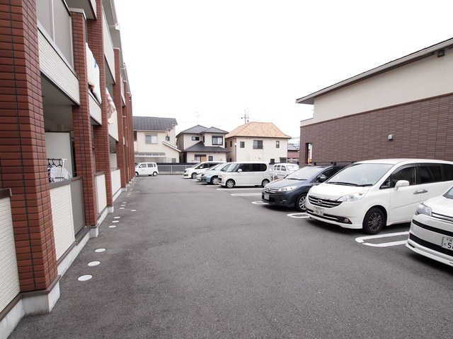 コート　アプルーバル　ネオの駐車場