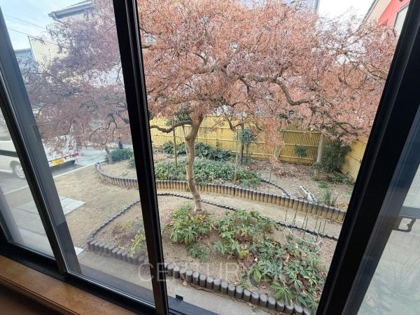前橋市文京町中古一戸建てのその他|１階洋室からの眺望です。