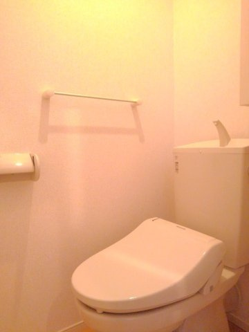 ルミエールＡのトイレ|ゆったりとした空間のトイレです