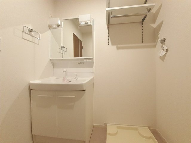 シャインビューⅢの洗面所|広い洗面スペース