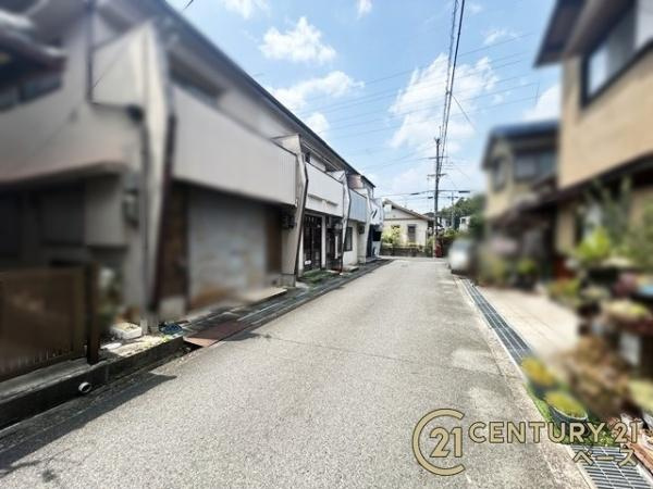 橿原市川西町の中古テラスハウスの前面道路含む現地写真|■現地撮影写真■ 前面道路は４ｍ以上！