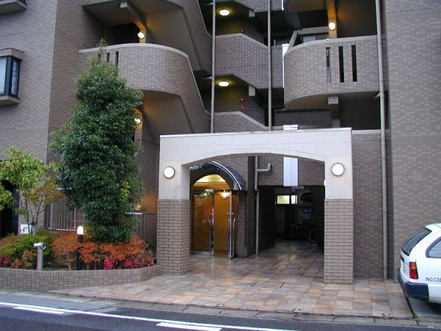 ファミーユＤＡＩＳＨＩＮのエントランス