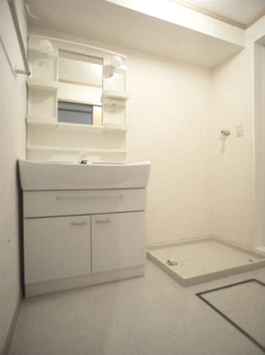 【洗面所】 | グリーンヒル | 洗面化粧台と洗濯機置き場があります♪
