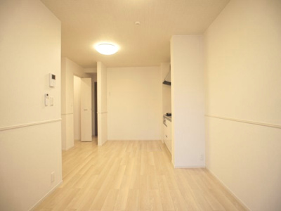 【居間・リビング】 | Ｅｌｅｇａｎｔ（エレガント） | 快適に過ごせるエアコンが付いています♪