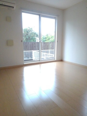 ひまわりＢの居間・リビング