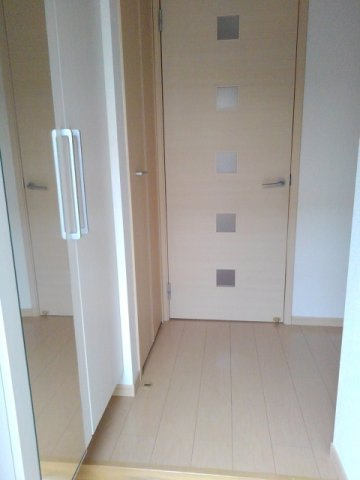 ひまわりＢの玄関