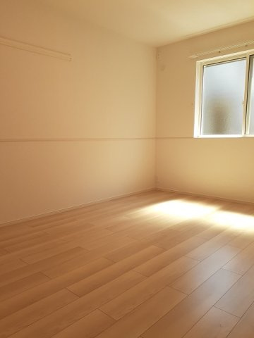 ＰＬＡＩＮ　桃の木の内装