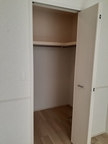 ＰＬＡＩＮ　桃の木の収納