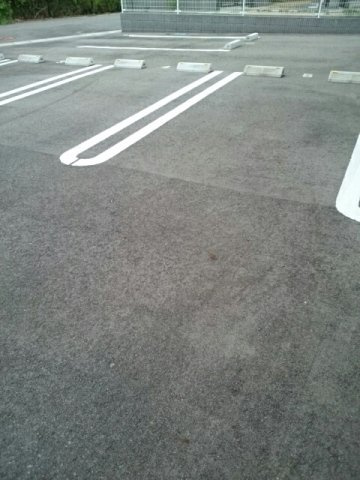 ヴァーレンスＣの駐車場