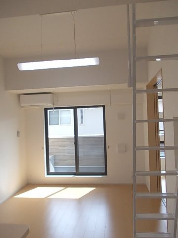 ヴァーレンスＣの居間・リビング