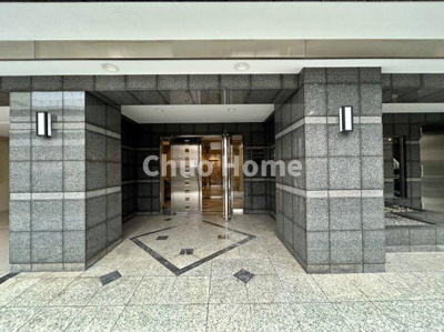 【エントランス】 | アクトヒルズ金町 | 【エントランス】マンションのエントランスは、その物件の印象を決める、顔とも言える場所です。毎日通る場所ですからきれいなのが一番です。