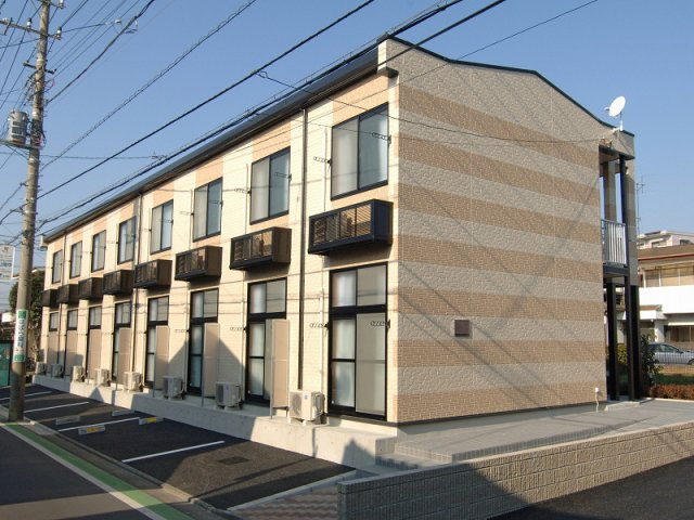 レオパレスカトレアの外観