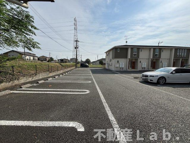 ラ　ベル　メゾン　Ｂの駐車場