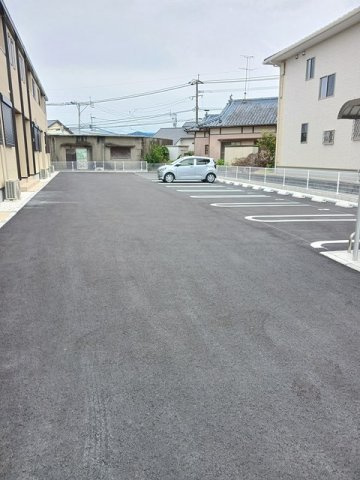 アバンツァートの駐車場