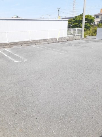 ヴィラ　ピアーチェの駐車場