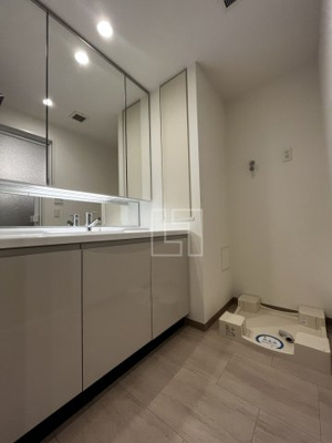 【洗面所】 | OPUS RESIDENCE SHINSAIBASHI SOUTH | OPUS RESIDENCE SHINSAIBASHI SOUTH　洗面脱衣所