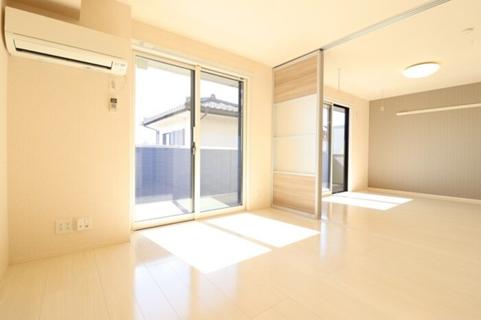 アルメール神栖の居間・リビング|リビング全景（別角度）