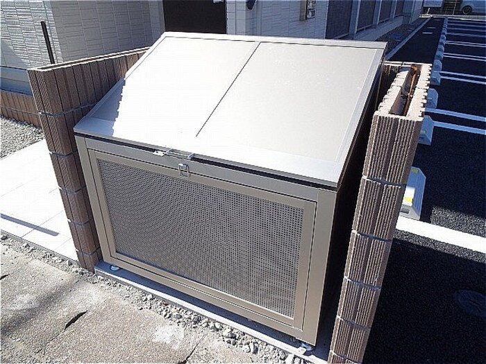 アルメール神栖のその他共用部分|ゴミストッカー