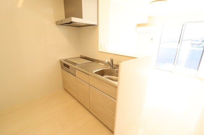 アルメール神栖のキッチン|対面システムキッチン（ＩＨコンロ付）