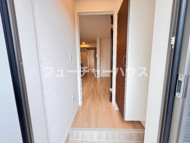 カームハウス（Calm House）の玄関