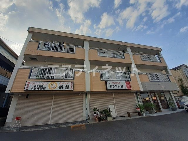 ネオハイツ新富の外観