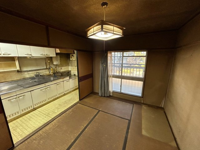 岩成台西第2住宅605号棟のキッチン|リフォーム向け物件になります！お客様のご希望に合わせてリフォーム提案も承ります！