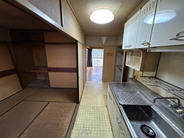 岩成台西第2住宅605号棟のキッチン|リフォーム向け物件になります！お客様のご希望に合わせてリフォーム提案も承ります！