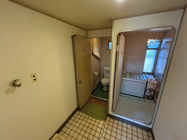 岩成台西第2住宅605号棟のトイレ|リフォーム向け物件になります！お客様のご希望に合わせてリフォーム提案も承ります！