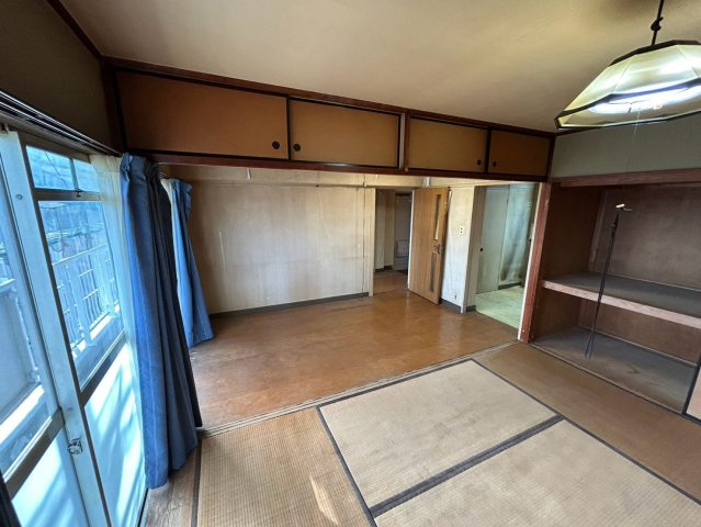 岩成台西第2住宅605号棟の居間・リビング|リフォーム向け物件になります！お客様のご希望に合わせてリフォーム提案も承ります！