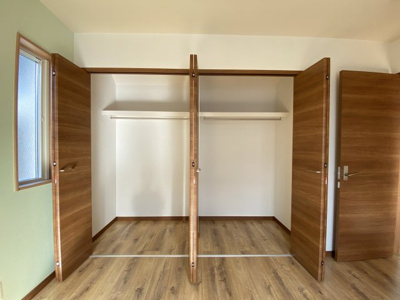 【収納】 | La fraise壱番館 | 洋室7.5帖大型収納