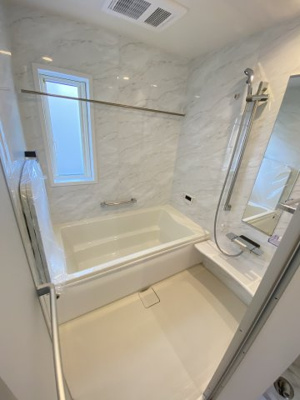 【浴室】 | La fraise壱番館 | 一坪風呂、追い焚き、浴室換気乾燥機付き♪