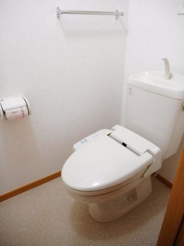 【賃貸アパート】Ｌｉｖｅ有泉Ｃのトイレ|清潔感のあるトイレです