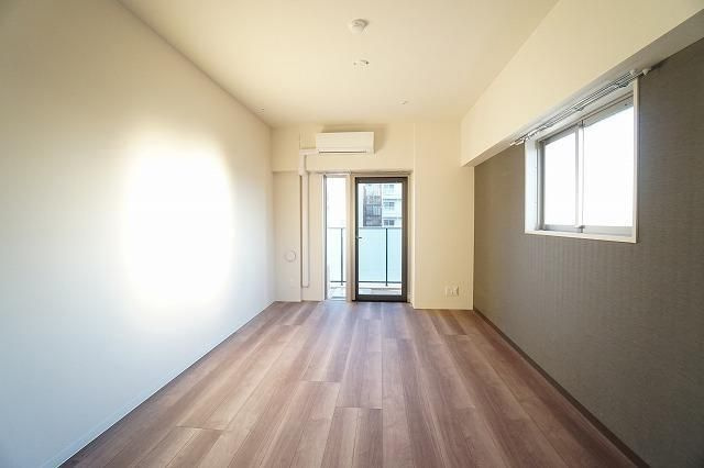 ・ＲＯＯＴｓ　Ｙｏｋｏｈａｍａ　Ｙｏｓｈｉｎｏｃｈｏの居間・リビング