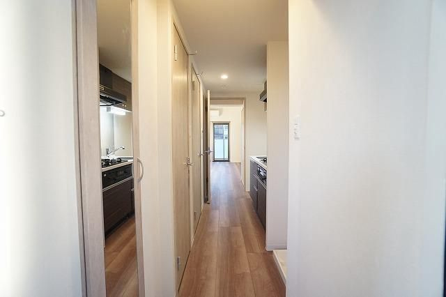 ・ＲＯＯＴｓ　Ｙｏｋｏｈａｍａ　Ｙｏｓｈｉｎｏｃｈｏの玄関