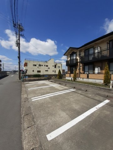 メゾンパレェの駐車場