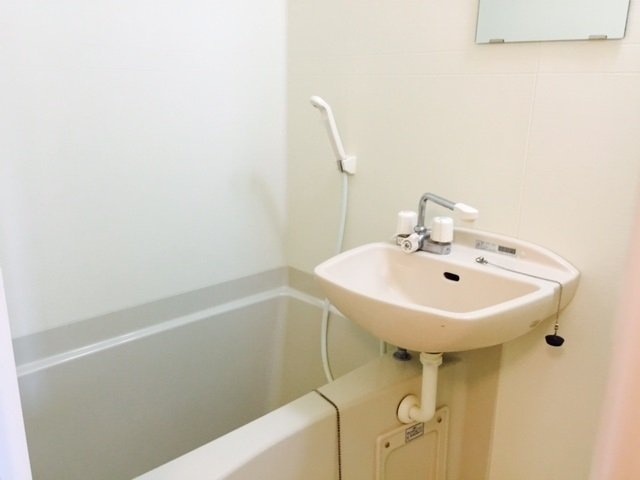 【賃貸アパート】レオネクストｗｅｓｔｒｏａｄの浴室|落ち着いた空間のお風呂です