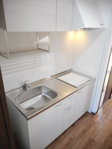 【賃貸アパート】スクワイアのキッチン|お料理しやすいキッチンです