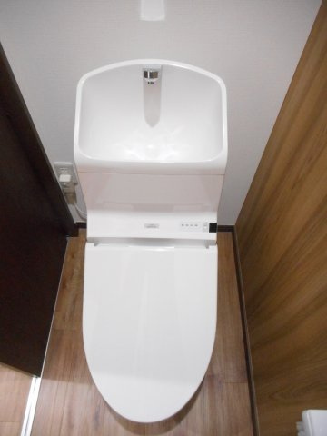 【賃貸アパート】スクワイアのトイレ|コンパクトで使いやすいトイレです