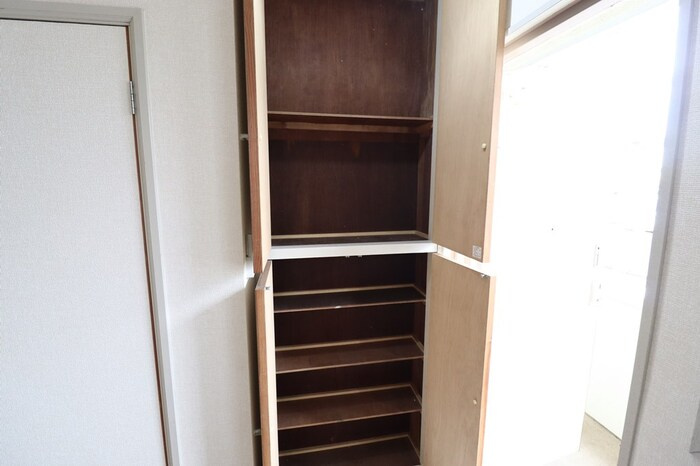 アーバンヒルズかしまIの玄関|シューズボックス