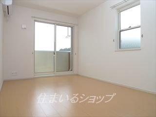 広島市安佐北区白木町大字井原のアパートの居間・リビング|エアコン付き