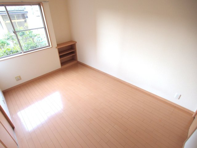 シャルム西浜の洋室