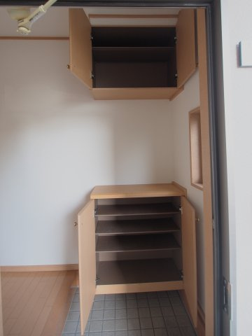 シャルム西浜の玄関