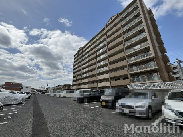 パルティール小柴の駐車場