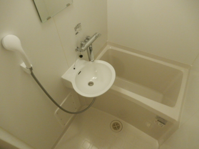 レオパレスシーサイド江井島の浴室