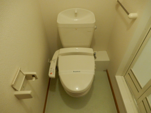 レオパレスシーサイド江井島のトイレ