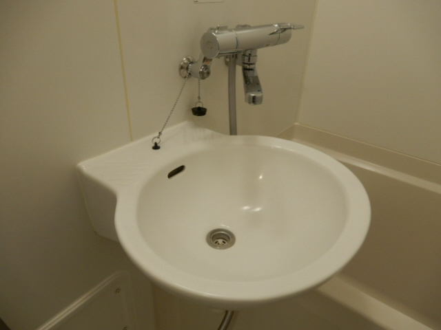 レオパレスシーサイド江井島の洗面所