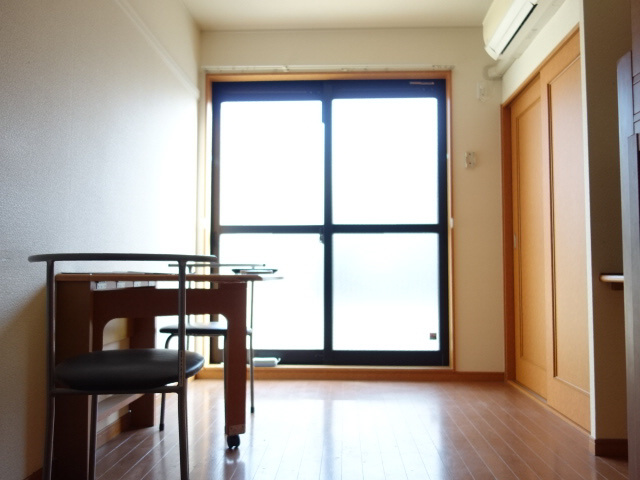 レオパレスシーサイド江井島の子供部屋