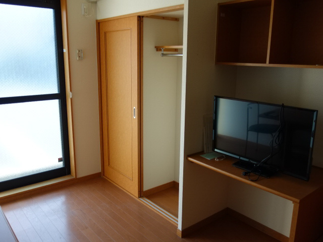 レオパレスシーサイド江井島の収納