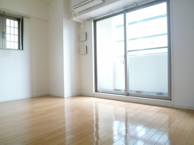 コーポYAHATAナンバ元町の寝室